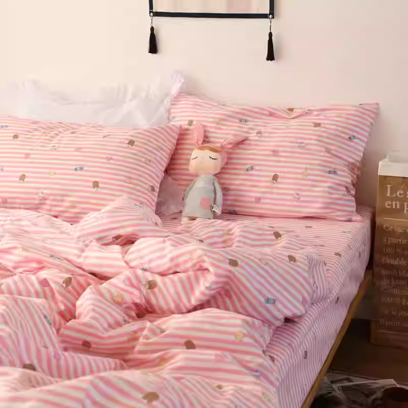 Minimalist Strawberry Bedding &ndash; Soft Cotton Comforter Cover